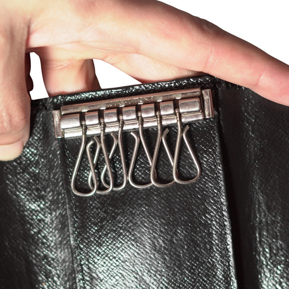 Louis Vuitton Epi Leather 6-Key Holder Black, Spain, Professionally Refurbished - Picture 5 of 7